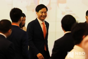 再来10亿董明珠要赌约升级成归纳目标雷军承受