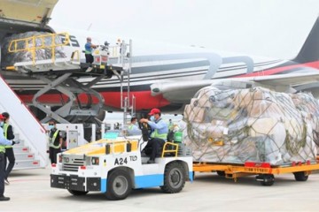 大兴机场开通首条货运航线 提升京津冀航空货运能力